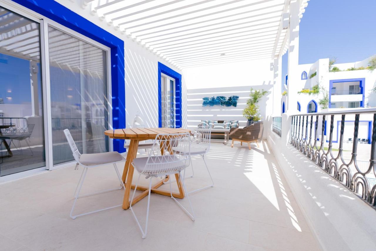 Cloud 7 Residences Ayla Akaba Exterior foto A balcony